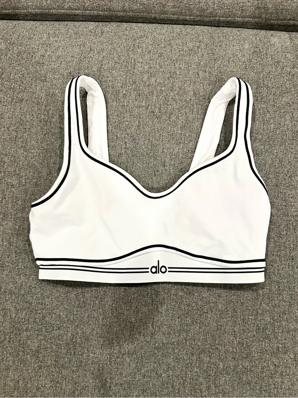 ALO Yoga Airbrush Heart Throb Sports Bra Size Small
